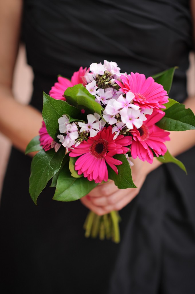 pink wedding bouquet, black and pink wedding