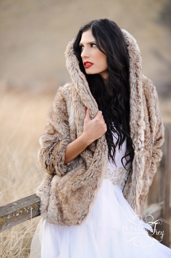 bride in fur coat, winter wedding coat