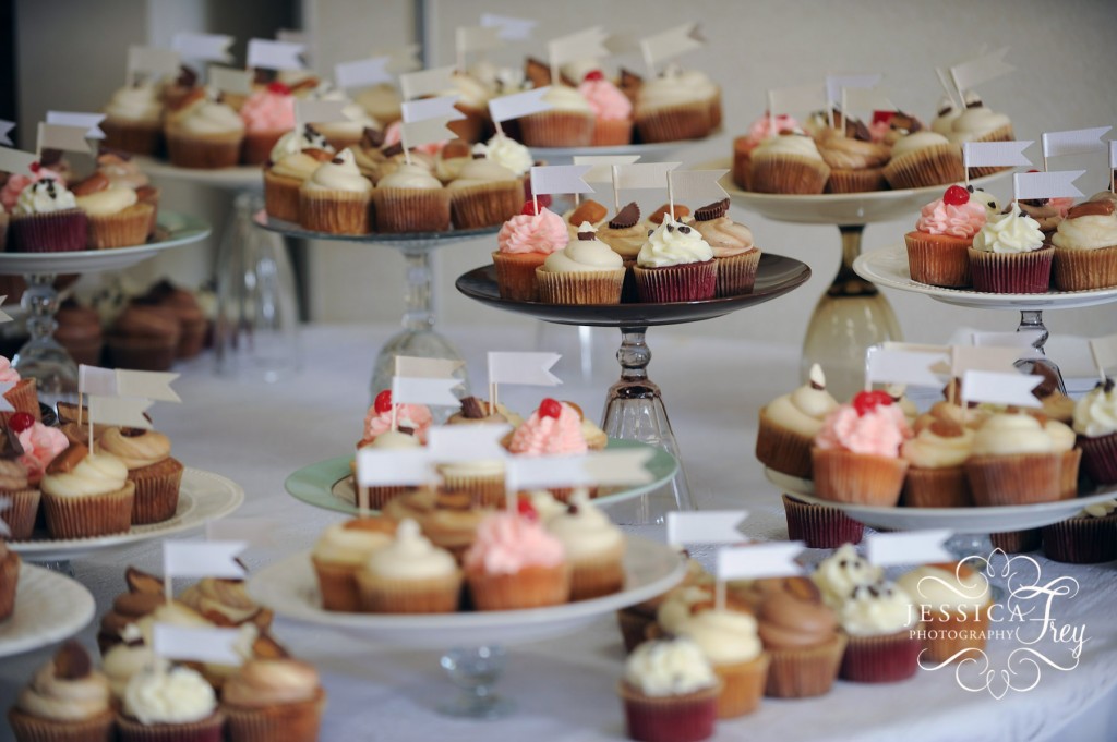 cupcake platters for wedding