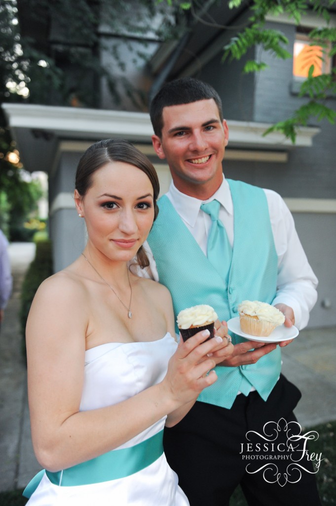 Jessica Frey Photography, Turquoise wedding details, Gimmee Some Sugar cupcakes