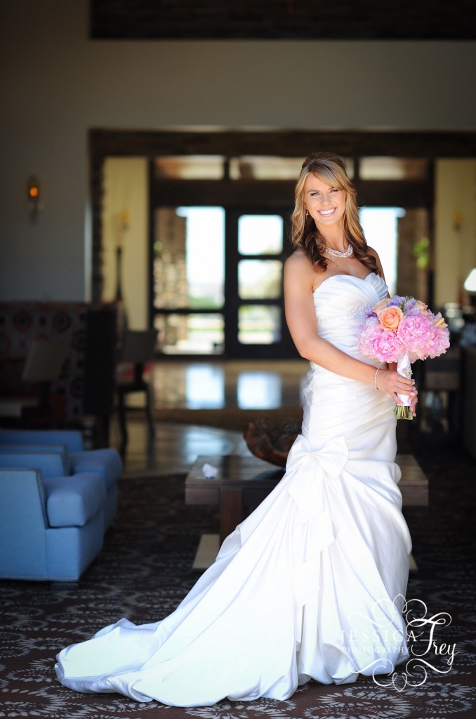 Jessica Frey Photography, bride with pink bouquet