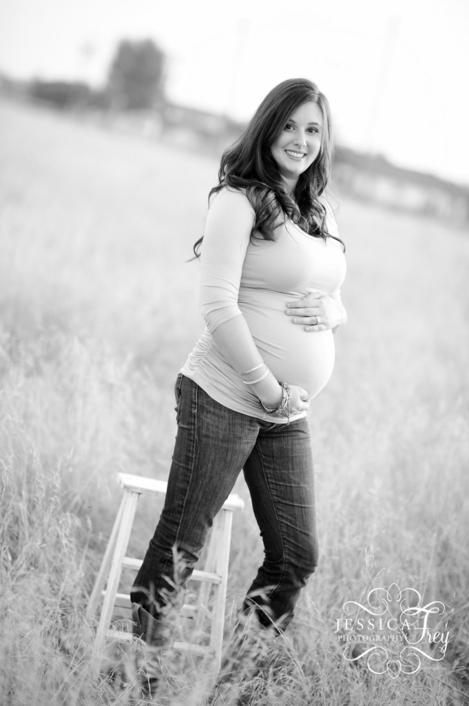 Jessica Frey Photography, maternity photo with horse