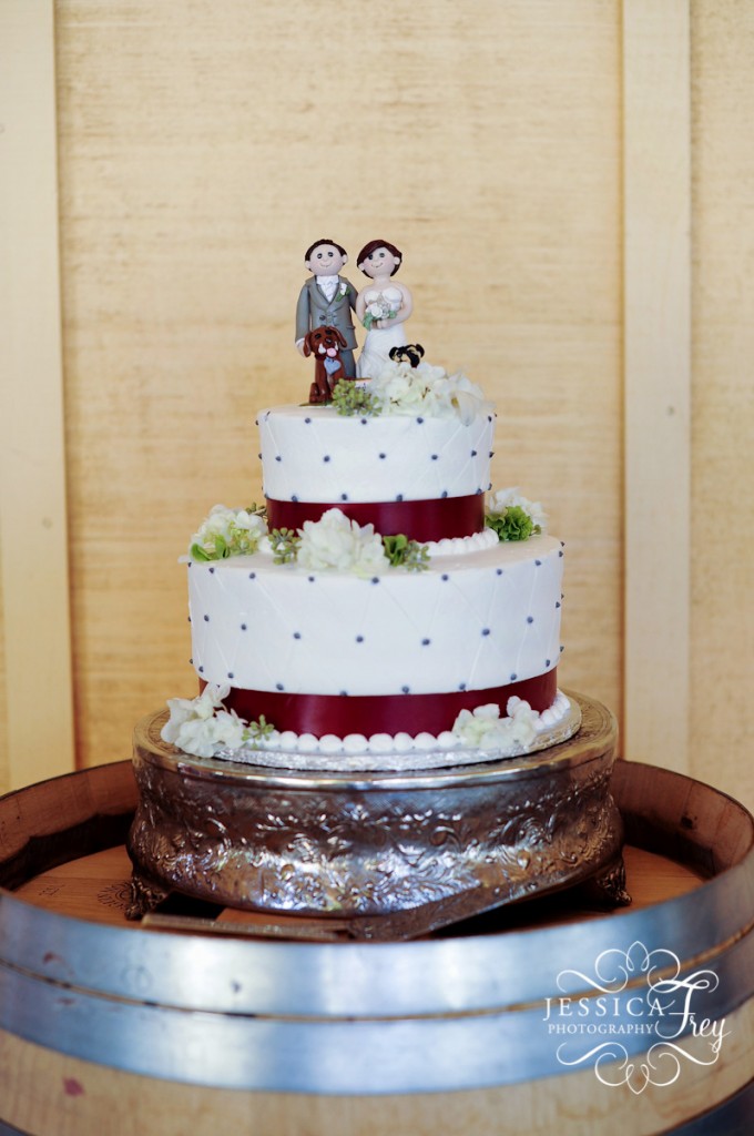 red and white cake, Jessica Frey Photography, vineyard wedding