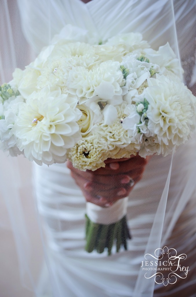 Jessica Frey Photography, vineyard wedding, white wedding bouquet, Flower Bar Bakersfield