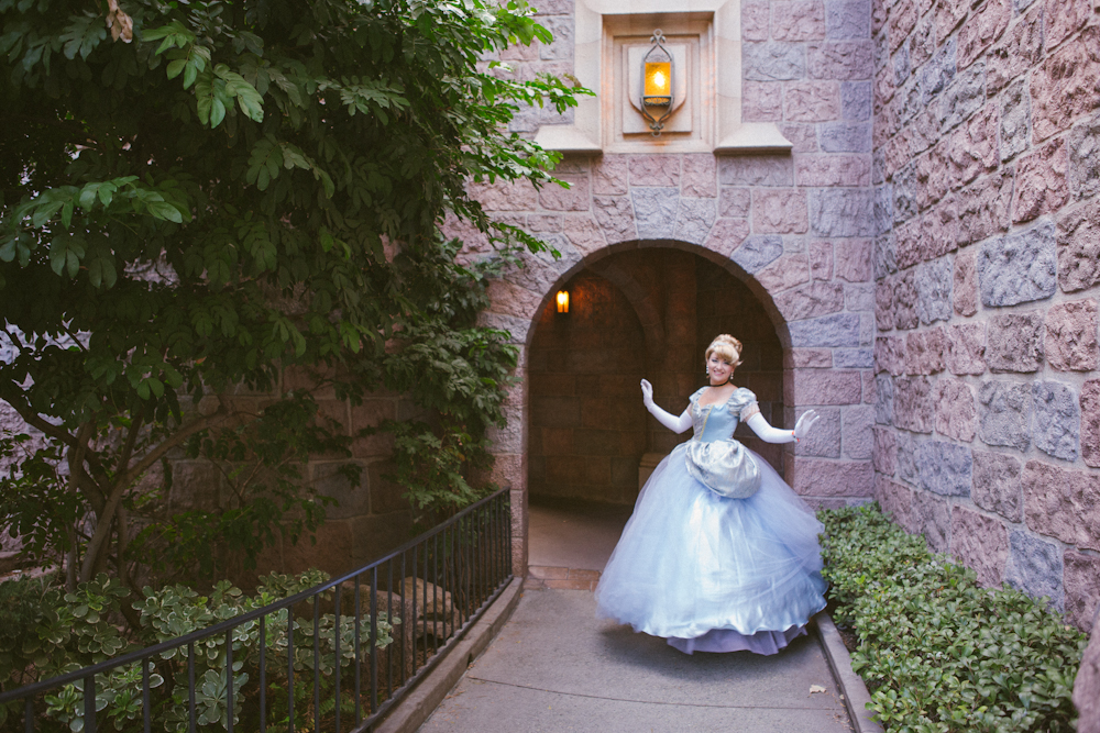 Cinderella Cosplay Disneyland