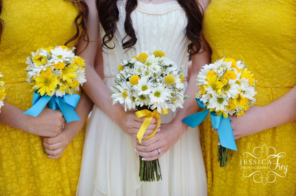 Jessica Frey, Austin wedding photographer, yellow and daisy bouquet
