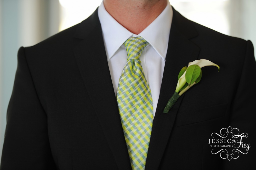 Jessica Frey, Austin wedding photographer, green groom tie boutineere