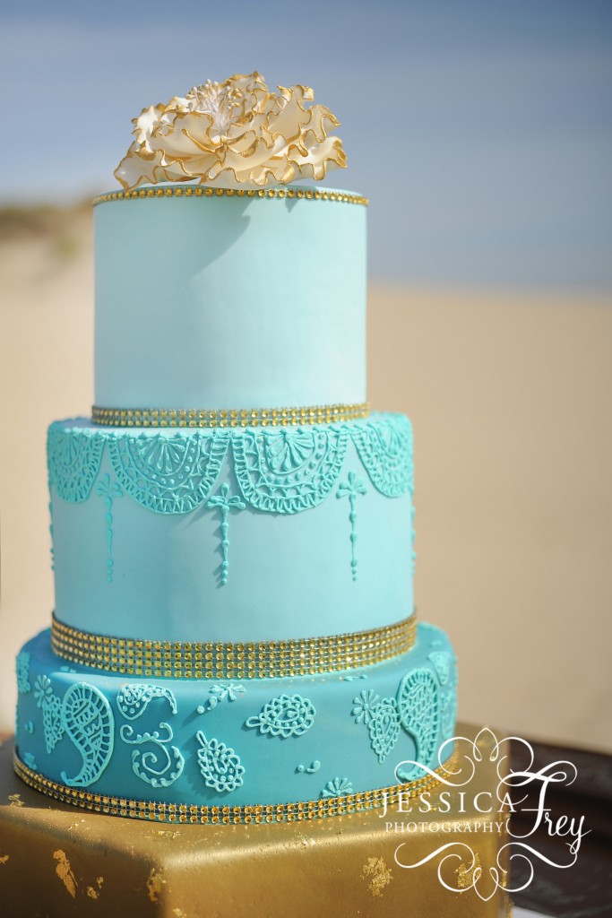 Aladdin wedding, Jessica Frey Photography, Fairy Tale wedding, marsala gold turquoise wedding, Aladdin wedding cake, turquoise gold wedding cake